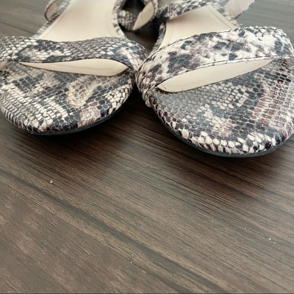 H&M Beige/snakeskin-patterned flat sandals size 8 - Picture 9 of 13